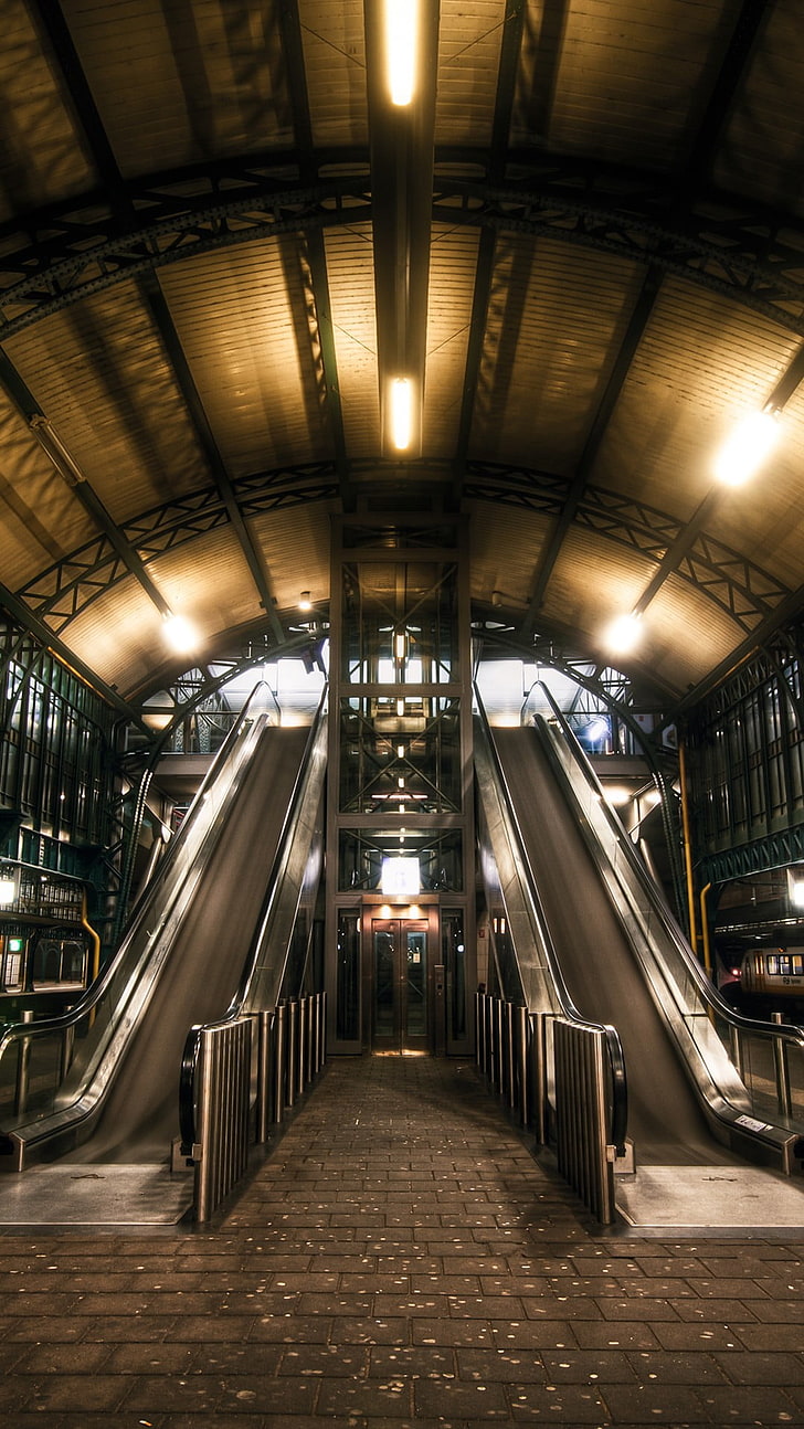 dua eskalator abu-abu, stasiun kereta, Wallpaper HD, wallpaper seluler