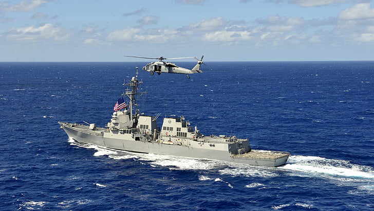 gündüzleri mavi bulutlu gökyüzü altında su kütlesinde gri gemi, USS William P. Lawrence, DDG-110, Arleigh Burke sınıfı, güdümlü füze destroyeri, ABD Donanması, HD masaüstü duvar kağıdı