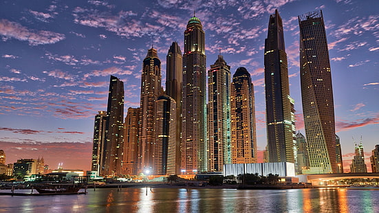 stadsbelysning, stadsbild, skyskrapor, metropol, dubai, Förenade Arabemiraten, horisont, Förenade Arabemiraten, tornblock, spiralskyskrapa, torn, tvinnat torn, byggnader, oändlighetstorn, HD tapet HD wallpaper