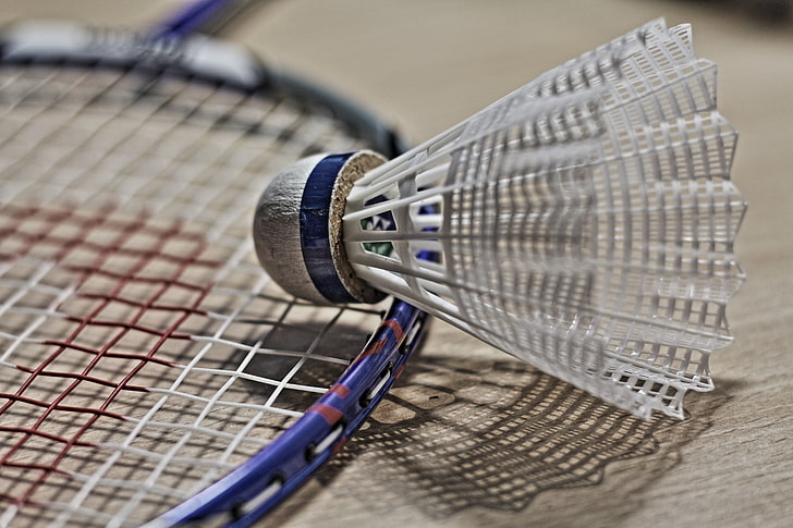 blue and white white badminton racket and shuttlecock, badminton, racket, shuttlecock, HD wallpaper