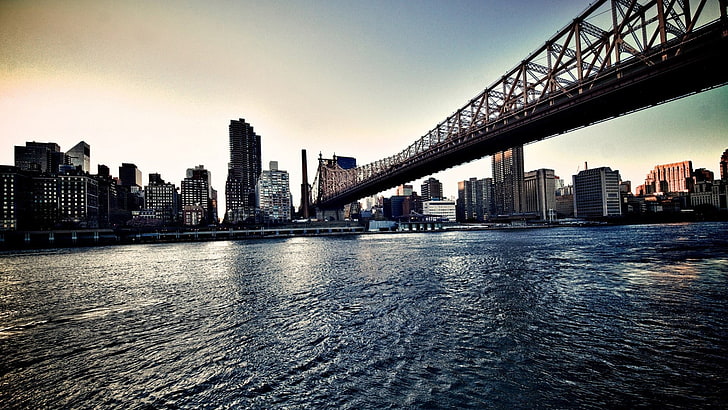 جسر معدني أسود وبني ، جسر كوينزبورو ، نهر ، مدينة نيويورك ، الولايات المتحدة الأمريكية ، مناظر المدينة ، النهر الشرقي ، HDR، خلفية HD