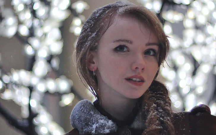 woman's face, Olesya Kharitonova, women, redhead, blue eyes, snow, model, winter, face, cold, brown coat, coats, HD wallpaper