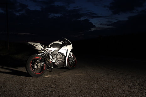 biało-czarny motocykl sportowy, Honda, Honda cbr 1000 rr, motocykl, Tapety HD HD wallpaper