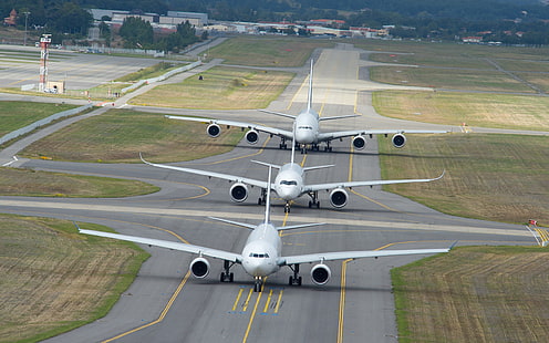 3つの白い航空会社、航空機、飛行機、エアバス、エアバスA330、エアバスA350、エアバスA-380-861、A380、空港、滑走路、 HDデスクトップの壁紙 HD wallpaper