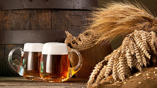 Trinkglas, Fässer, Bier, Holzoberfläche, Bretter, Schaum, Getreide, Ährchen, Sack, HD-Hintergrundbild HD wallpaper