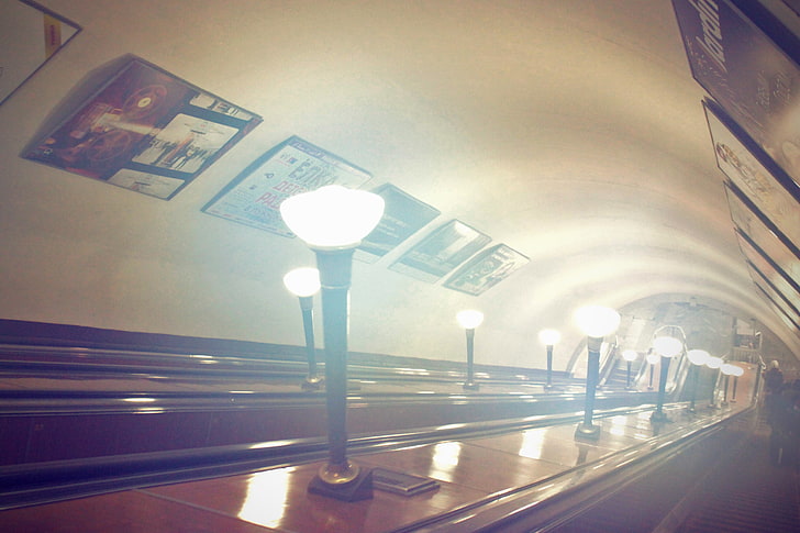 white light fixture, subway, underground, escalator, HD wallpaper