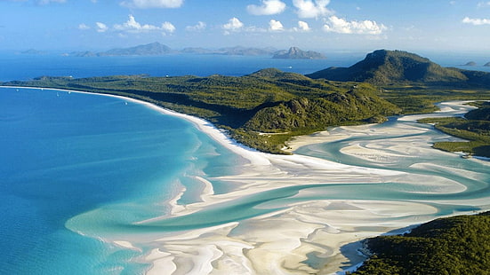 Ilhas Whitsunday Austrália-HD Desktop Wallpaper, mar e montanha sob o céu azul durante a fotografia de natureza diurna, HD papel de parede HD wallpaper