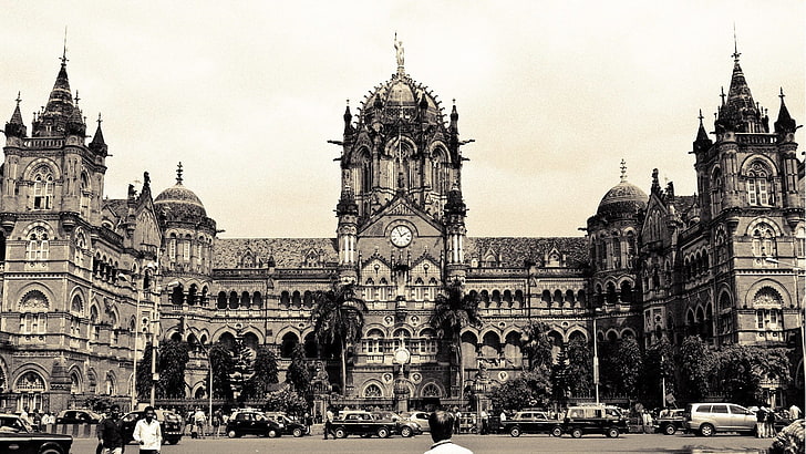 foto em tons de cinza da catedral, Mumbai, monocromático, prédio antigo, carro, rua, vintage, HD papel de parede