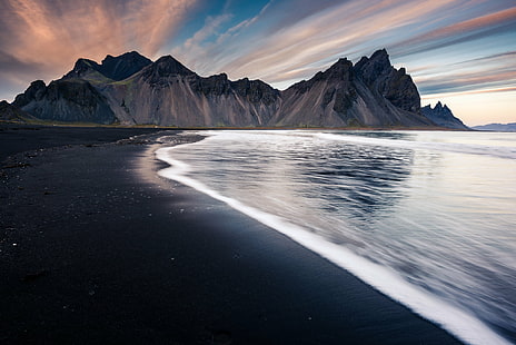 黒い砂の海岸と灰色の山、黒い砂、海岸、灰色の山、アイスランド、島、風景、旅行、ビアジェ、海、大西洋、北極、斜め、絹、雲、日没、空、自然、山、屋外、風景、雪、 HDデスクトップの壁紙 HD wallpaper