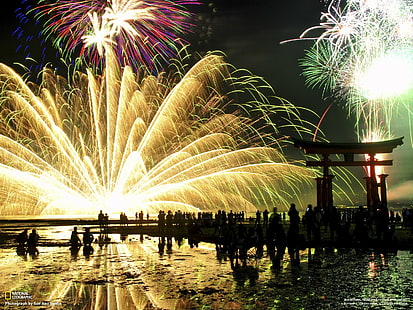 Torii, Giappone, festival, fuochi d'artificio, folle, National Geographic, Hiroshima, Miyajima, Sfondo HD HD wallpaper