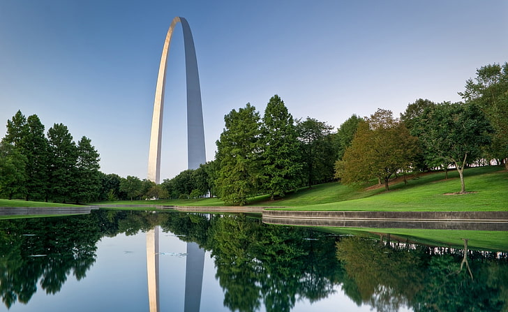 Gateway Arch St. Louis, Missouri, landmark and green leafed trees, United States, Missouri, Arch, Louis,, Gateway, HD wallpaper
