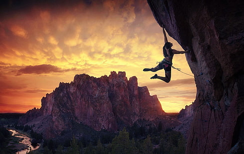 Kobieta wspinająca się na klif tapety, sport, wspinaczka, krajobraz, kobiety, góry, niebo, światło słoneczne, natura, Tapety HD HD wallpaper