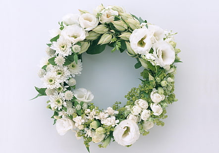 white flower wreath, chrysanthemums, lisianthus russell, wreath, flowers, leaves, HD wallpaper HD wallpaper