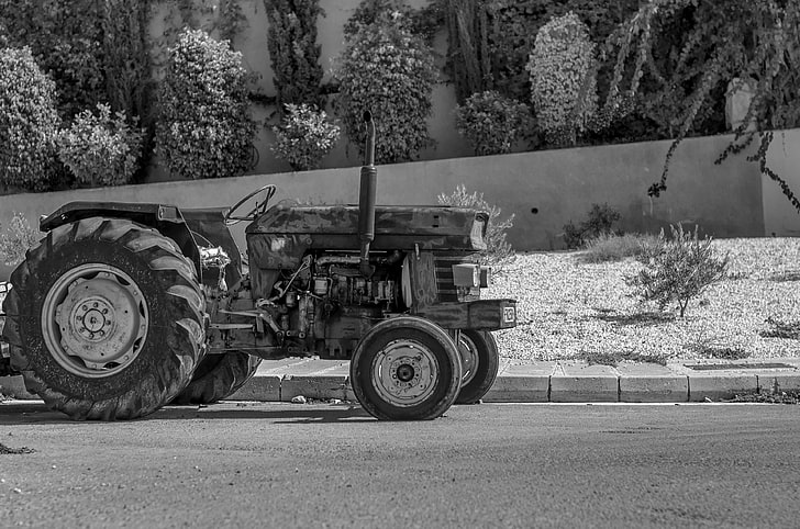 abandoned, blackwhite, black and white, farming, machinery, old tractor, tractor, HD wallpaper
