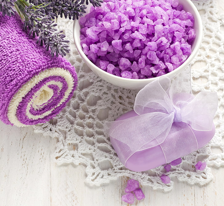 фиолетовые ленточки, полотенце, мыло, релакс, чашка, цветы, лаванда, спа, соль, натуральная, соль для ванн, HD обои