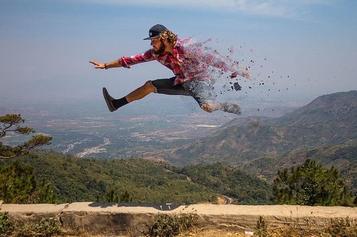 manusia melompat, Photoshop, melompat, gunung, hutan, manusia, alam, Wallpaper HD