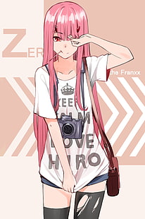 Querida no FranXX, anime meninas, cabelo rosa, sorridente, olhos vermelhos, Zero Dois (Querida no FranXX), câmera, HD papel de parede HD wallpaper
