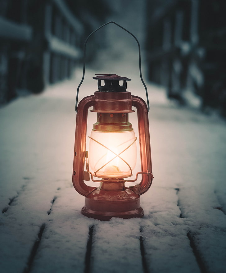 brown kerosene lamp, lamp, lantern, snow, HD wallpaper