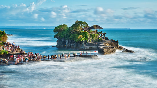 タナロットはインドネシア島バリ寺院の近くの岩です。タナロット写真2560×1440、 HDデスクトップの壁紙 HD wallpaper