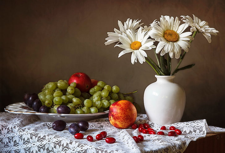 flowers, table, apples, chamomile, plate, grapes, vase, still life, plum, tablecloth, HD wallpaper