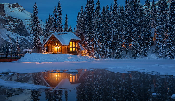 hiver, forêt, neige, arbres, montagnes, lumières, lac, le soir, Canada, maison, parc national Yoho, Emerald Lake, Fond d'écran HD