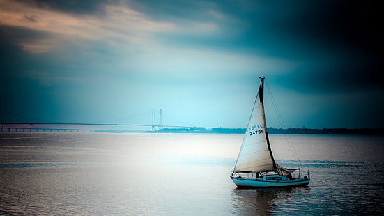 tablero de vela blanco, velero, barco, agua, cian, mar, Fondo de pantalla HD HD wallpaper