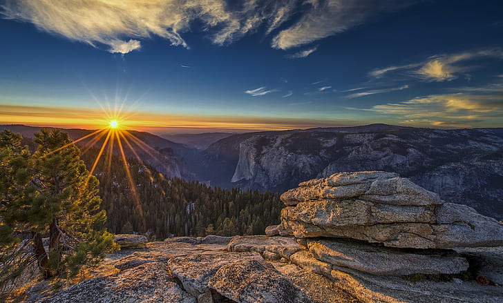 Parque Nacional de Yosemite, montañas, Parque Nacional de Yosemite, cielo, sol, puesta de sol, montañas, árboles, rocas, piedras, Fondo de pantalla HD
