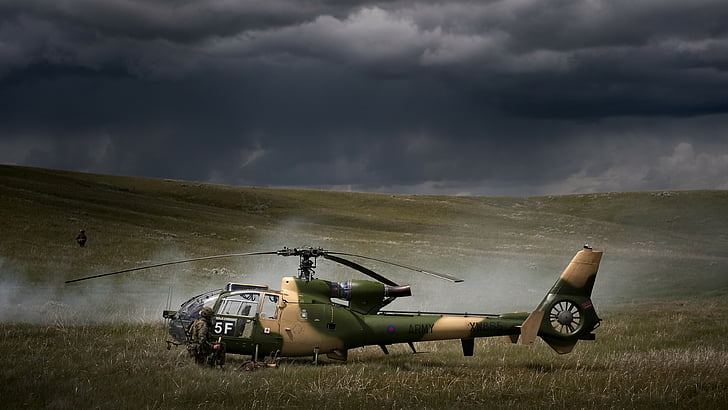 gul och grön helikopter på fältet, SA 341, Sud-Aviation Gazelle, helikopter, Frankrikes armé, Frankrikes flygvapen, HD tapet