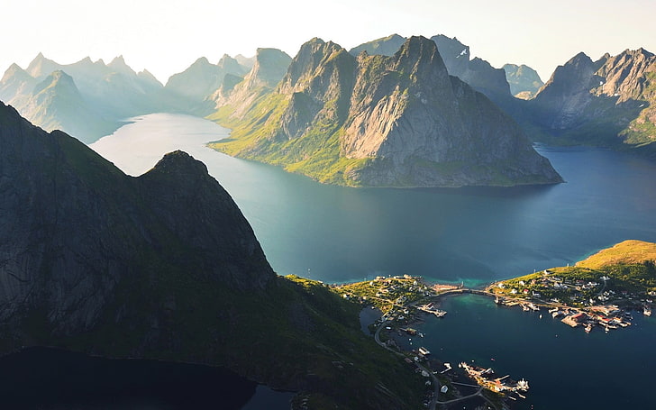 przyroda, krajobraz, Reine, Lofoty, Norwegia, poranek, słońce, góry, morze, miasto, Tapety HD