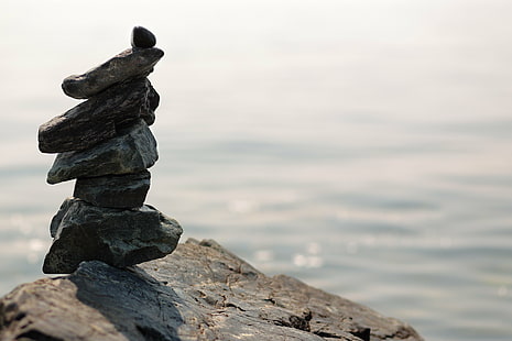 closeup photography of stone near body of water, Balance, closeup photography, body of water, cc-by, Creative Commons, stone  tower, tower  beach, nature, lake  baikal, озеро, баланс, природа, rock - Object, stone - Object, sea, pebble, stability, zen-like, tranquil Scene, beach, stack, harmony, HD wallpaper HD wallpaper