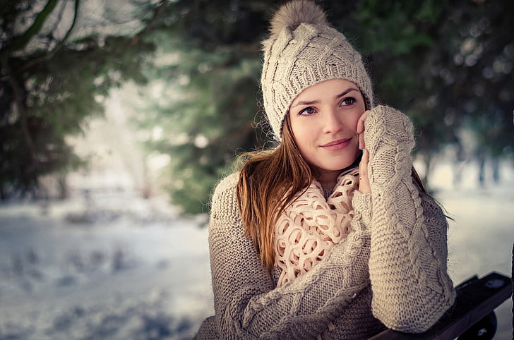 Sergey Tomashev, sweter putih, wanita, musim dingin, model, topi, sweter, tersenyum, Wallpaper HD