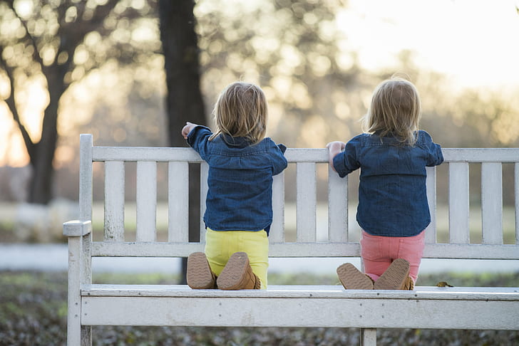 two children on bench, Reese, Amelia, children, bench, park, family, toddler, twins, girls, sisters, white, child, outdoors, childhood, small, park - Man Made Space, fun, people, caucasian Ethnicity, cute, lifestyles, playing, HD wallpaper