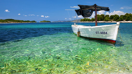 Mała łódka rybacka, biała łódka st-4664, łódka, morze, woda, plaża, Tapety HD HD wallpaper