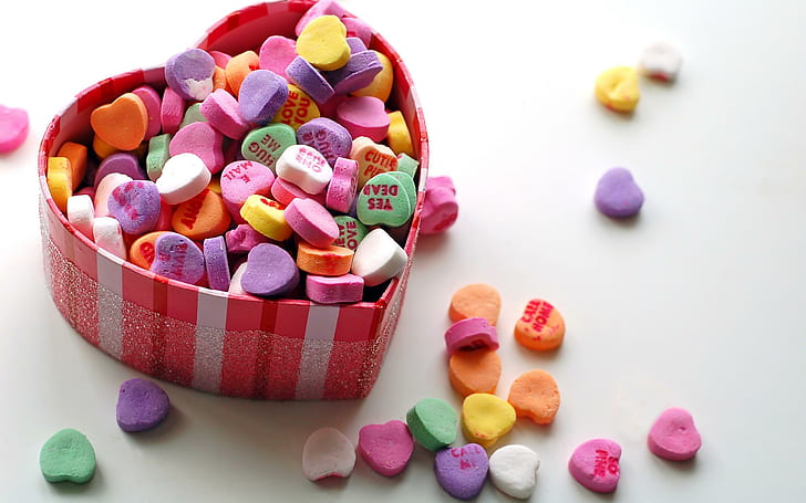 Бонбони в сърцевидна форма, много бонбони във формата на сърце, фотография, 2560x1600, бонбони, HD тапет