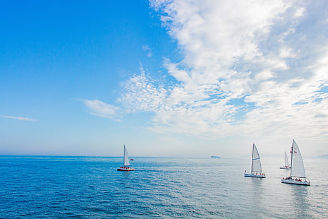 четыре белых парусника, море, парусник, небо, вода, HD обои HD wallpaper