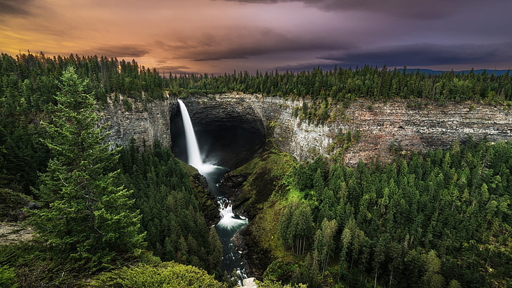 cascadas, naturaleza, paisaje, cascada, bosque, árboles, nubes, Columbia Británica, Canadá, larga exposición, luz del día, Fondo de pantalla HD