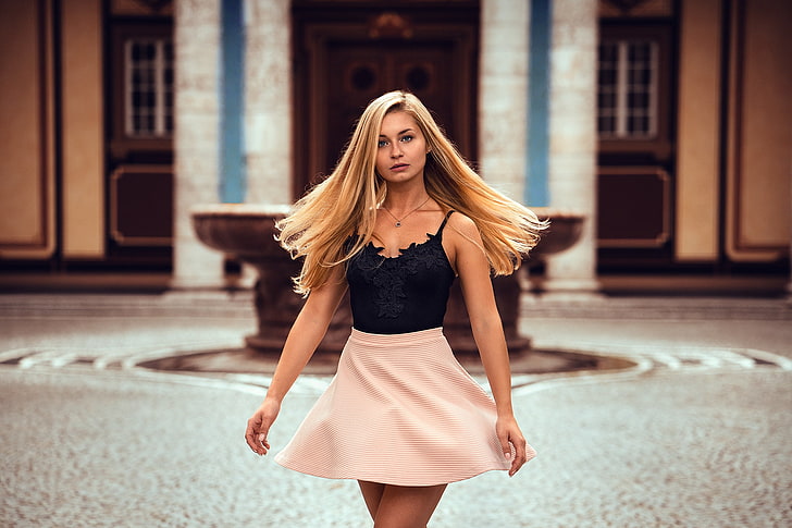 women's black camisole and pink mini skirt, women, blonde, necklace, dress, pink skirt, long hair, HD wallpaper