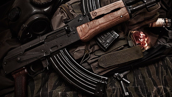 кафяво и черно AK-47, Оръжия, AK-47, HD тапет HD wallpaper