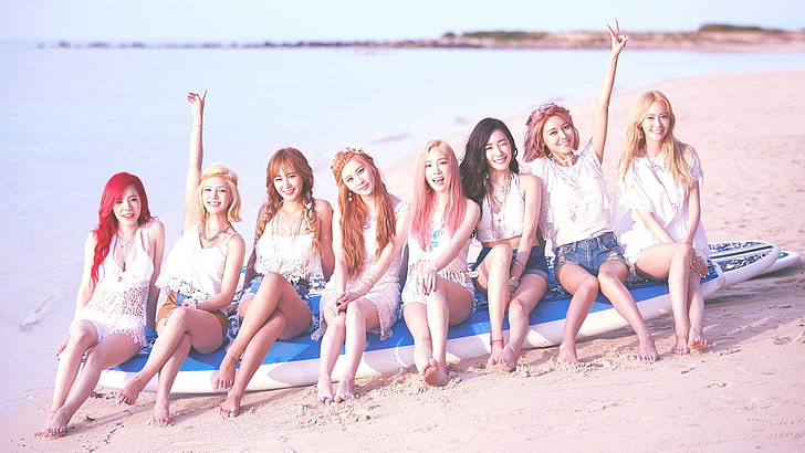 Podwójny plakat grupy żeńskiej, bez tytułu, SNSD, Girls 'Generation, K-pop, Azjatka, muzyk, modelka, piosenkarka, koreański, plaża, kobiety, kobiety na zewnątrz, kim taeyon, Sunny, Tiffany Hwang, hyoyeon, Kwon Yuri, Sooyoung, Yoona , Seohyun, grupa kobiet, szorty, szorty dżinsowe, ruda, Tapety HD