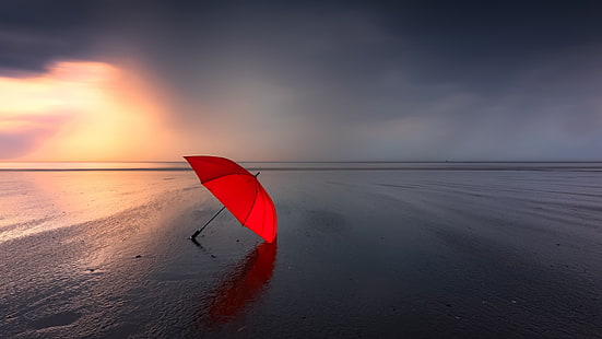 umbrella, red umbrella, sea, beach, horizon, cloudy, photography, HD wallpaper HD wallpaper