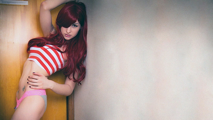 Frauen weiß und rot gestreiften bauchfreies Oberteil, Bailey Jay, Transgender, HD-Hintergrundbild