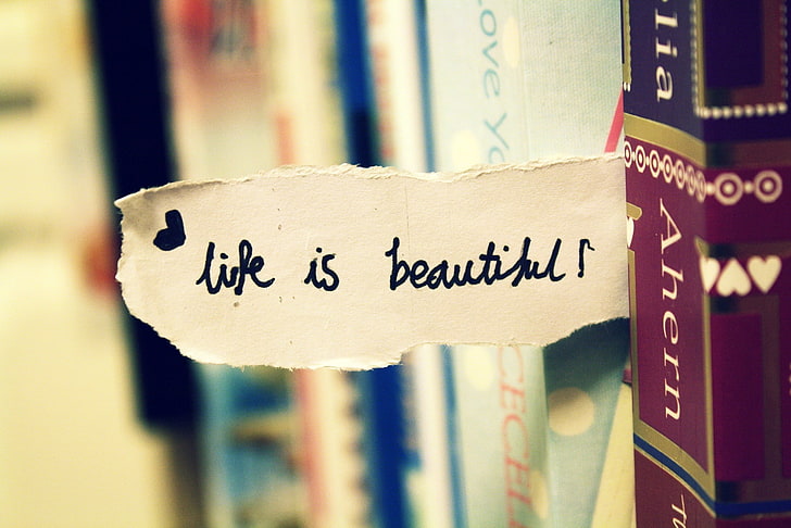 life is beautiful text, macro, life, the inscription, heart, books, note, wardrobe, the phrase, HD wallpaper