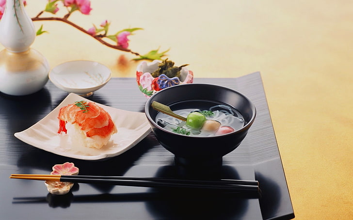 mangkuk keramik hitam, makanan, sumpit, sushi, Wallpaper HD
