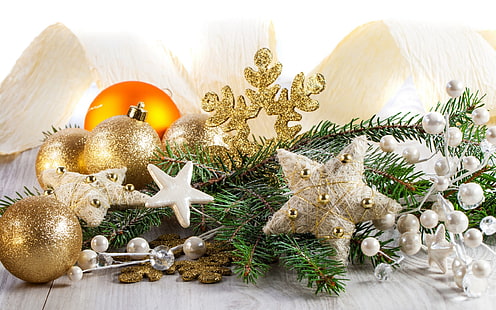 oro, beige, bianco e verde, decorazioni natalizie, Natale, Capodanno, stelle, foglie, fiocchi di neve, ornamenti natalizi, Sfondo HD HD wallpaper