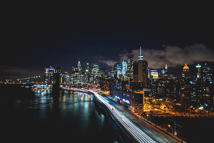 Замедленная съемка города, города, огни, дорога, автомобиль, облака, ночь, Нью-Йорк, Бруклинский мост, Всемирный торговый центр, HD обои