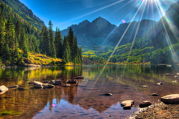 green leafed trees, forest, trees, mountains, lake, stones, shore, USA, the rays of the sun, Colorado, Maroon Bells, HD wallpaper