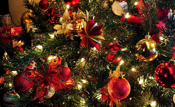 赤い安物の宝石クリスマスdcors、ツリー、おもちゃ、花輪、休日、新年、クリスマス、 HDデスクトップの壁紙
