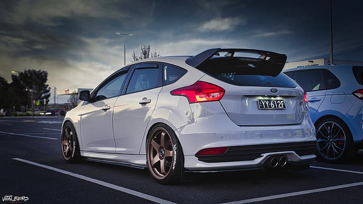 Ford, car, vehicle, outdoors, car park, sky, clouds, Ford Focus ST, grey cars, colored wheels, hatchbacks, european cars, sports car, HD wallpaper