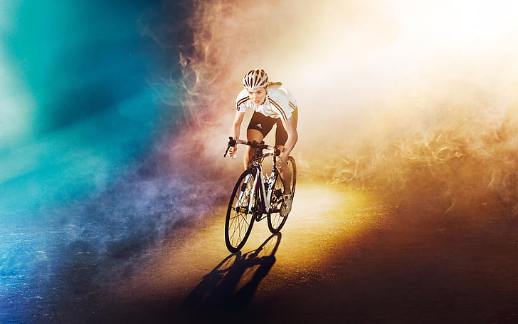 女性乗馬自転車のクローズアップ写真、サイクリング、アスリート、HD、 HDデスクトップの壁紙