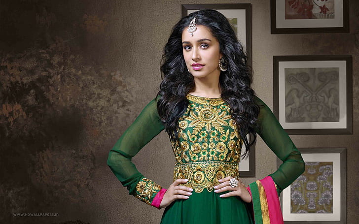 Shraddha Kapoor Anarkali verde, donna verde e oro saree, Shraddha Kapoor Anarkali verde, Sfondo HD